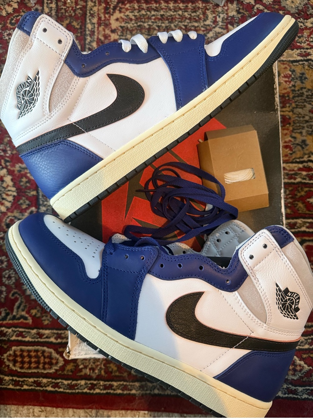 Jordan 1 Retro High OG Rare Air - High Top Sneakers - White, Blue & Black